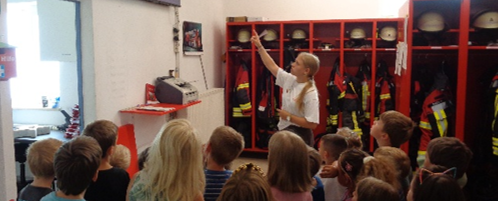 Wenn die Praktikantin zur Feuerwehrfrau wird